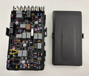 2023 Jeep Gladiator JT Sport Engine Bay Fuse Box / TIPM / 68520912AB / 28K JT003